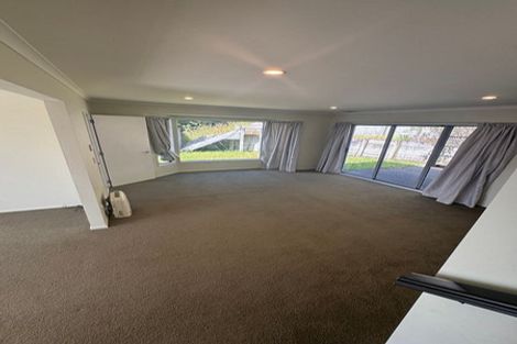 Photo of property in 36b Tamworth Crescent, Newlands, Wellington, 6037