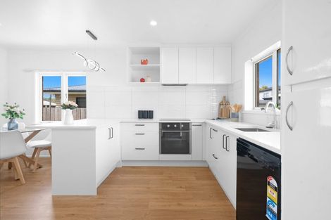 Photo of property in 33 Rollerson Street, Papakura, 2110