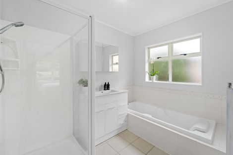 Photo of property in 27 Ponderosa Drive, Oteha, Auckland, 0632