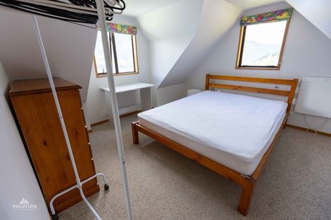 Photo of property in 7b Caples Place, Fernhill, Queenstown, 9300