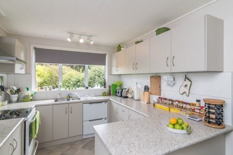 Photo of property in 9 Lesley Grove, Waikanae, 5036