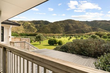 Photo of property in 1276 Coast Road, Wainuiomata Coast, Lower Hutt, 5373