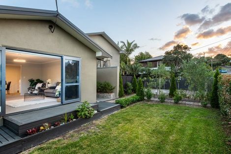 Photo of property in 8a Westbourne Road, Murrays Bay, Auckland, 0630