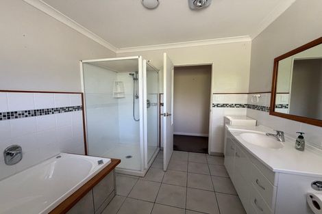 Photo of property in 318 Te Moana Road, Waikanae, 5036