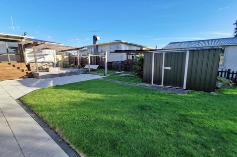 Photo of property in 6 Marlene Avenue, Te Atatu South, Auckland, 0610