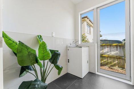 Photo of property in 7 Andy Crescent, Flat Bush, Auckland, 2016
