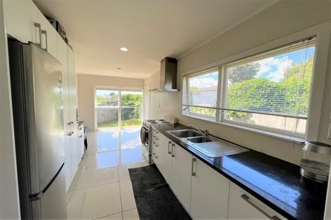 Photo of property in 15a Clendon Place, Manurewa, Auckland, 2102