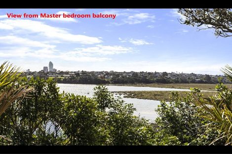 Photo of property in 65a Beresford Street, Bayswater, Auckland, 0622