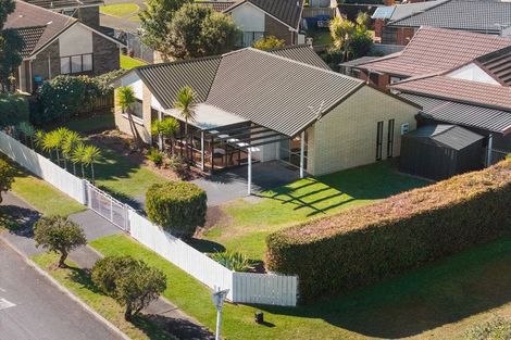 Photo of property in 2/99 Riverside Road, Orewa, 0931