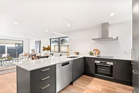 Photo of property in 22c Palmer Crescent, Silverstream, Upper Hutt, 5019