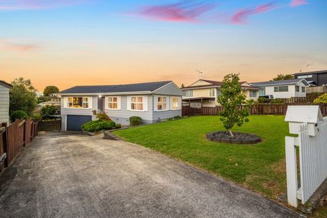 Photo of property in 7 Beechdale Crescent, Pakuranga Heights, Auckland, 2010