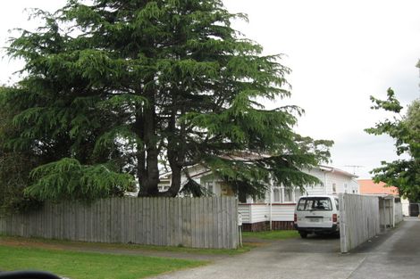 Photo of property in 10a Waiari Road, Conifer Grove, Takanini, 2112