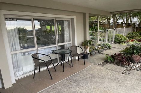 Photo of property in 6 Judkins Crescent, Cockle Bay, Auckland, 2014