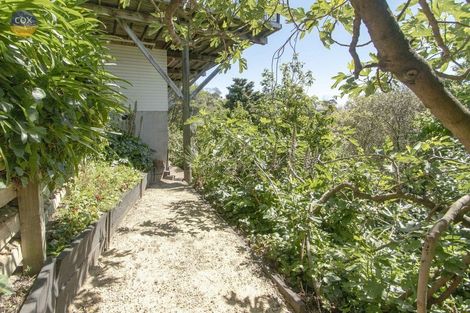 Photo of property in 23 Denholm Road, Hospital Hill, Napier, 4110