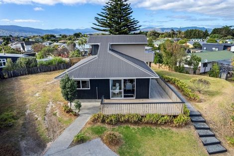 Photo of property in 16a Karaka Street, Otaki Beach, Otaki, 5512
