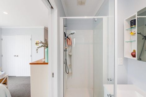 Photo of property in 58 Exeter Crescent, Takaro, Palmerston North, 4412