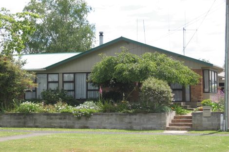 Photo of property in 301 Shakespeare Street, Leamington, Cambridge, 3432