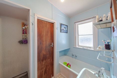 Photo of property in 23 Dee Street, Otane, 4202