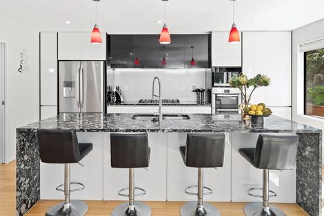 Photo of property in 37 Remuremu Street, Long Bay, Auckland, 0630