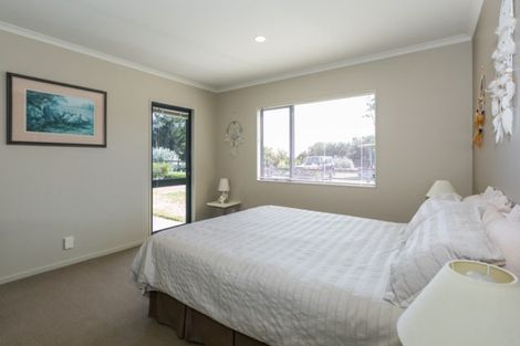 Photo of property in 16 Airini Road, Waimarama, Havelock North, 4294