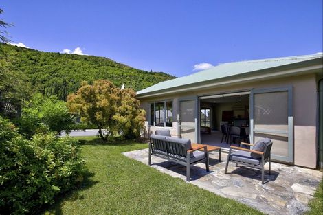 Photo of property in 10 Alexander Place, Arrowtown, 9302