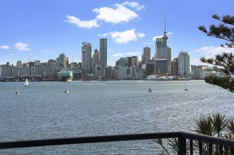 Photo of property in 5 Stanley Point Road, Stanley Point, Auckland, 0624