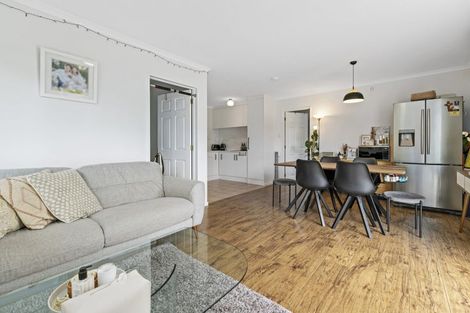 Photo of property in 27 Ian Marwick Place, Birkenhead, Auckland, 0626