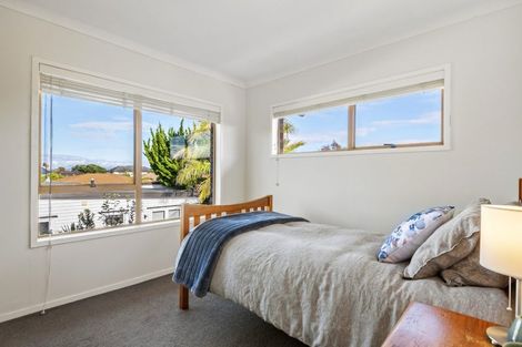 Photo of property in 1/33 Eversleigh Road, Belmont, Auckland, 0622