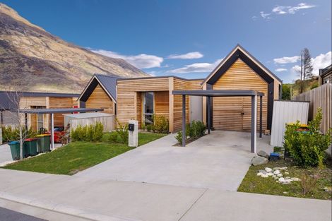 Photo of property in 4 Huxley Place, Lake Hayes, Queenstown, 9304
