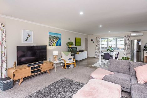 Photo of property in 208 Mazengarb Road, Paraparaumu, 5032
