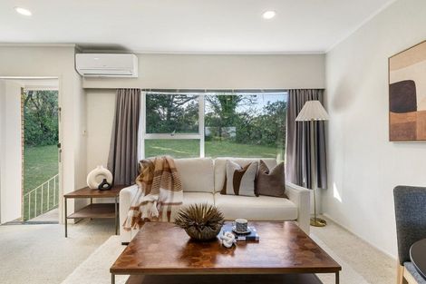 Photo of property in 2/74 Blakeborough Drive, Forrest Hill, Auckland, 0620