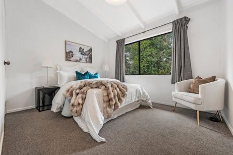 Photo of property in 2/104 Ocean View Road, Northcote, Auckland, 0627