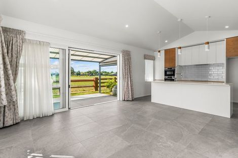 Photo of property in 1 Kermadec Crescent, Waipu, 0510