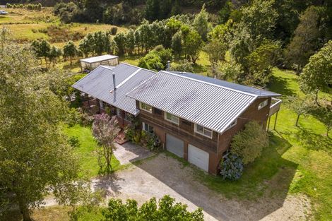Photo of property in 84 Crowther Road, Wainuiomata, 5373