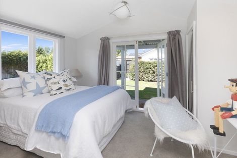 Photo of property in 16 Brenchley Avenue, Strowan, Christchurch, 8052