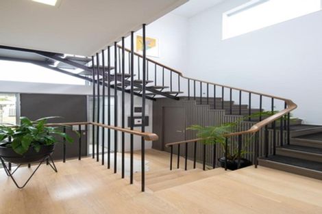 Photo of property in 32 Harbour View Road, Point Chevalier, Auckland, 1022