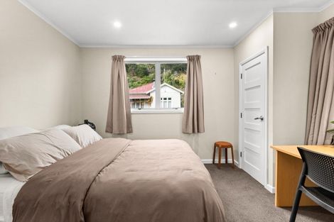 Photo of property in 2 Main Street, Hospital Hill, Napier, 4110