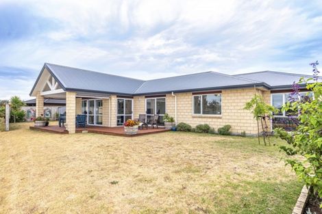 Photo of property in 6 Attrill Place, Tawhero, Whanganui, 4501