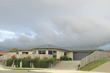 Photo of property in 34 Monarch Place, Paraparaumu Beach, Paraparaumu, 5032