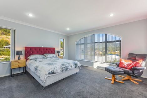 Photo of property in 5 Fantail Heights, Picton, 7220