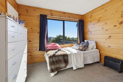 Photo of property in 32 Northumberland Street, Cannons Creek, Porirua, 5024