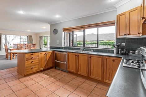 Photo of property in 42 Awatea Avenue, Paraparaumu, 5032