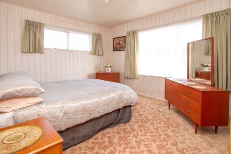 Photo of property in 28 Geraldine Crescent, Cloverlea, Palmerston North, 4412