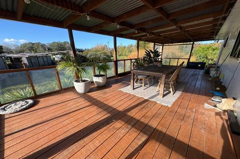 Photo of property in 240 Riverhead Road, Kumeu, 0892