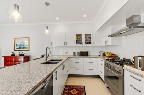 Photo of property in 6 Kensington Drive, Orewa, 0931