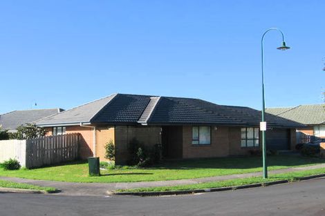 Photo of property in 2 Blowers Place, Flat Bush, Auckland, 2019