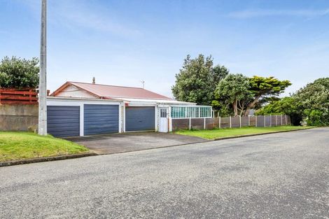 Photo of property in 32 Norfolk Street, Patea, 4520