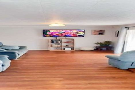 Photo of property in 14 Balwyn Place, Clendon Park, Auckland, 2103