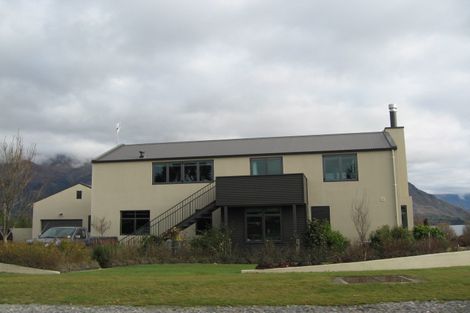 Photo of property in 224 Beacon Point Road, Wanaka, 9305