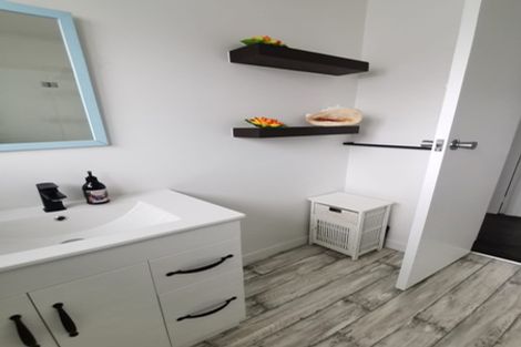 Photo of property in 9 Whaka Street, Maungaturoto, 0520